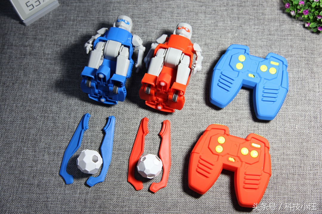 为了圆自己心中的足球梦,入手米家有品众筹的SIMI足球机器人套装