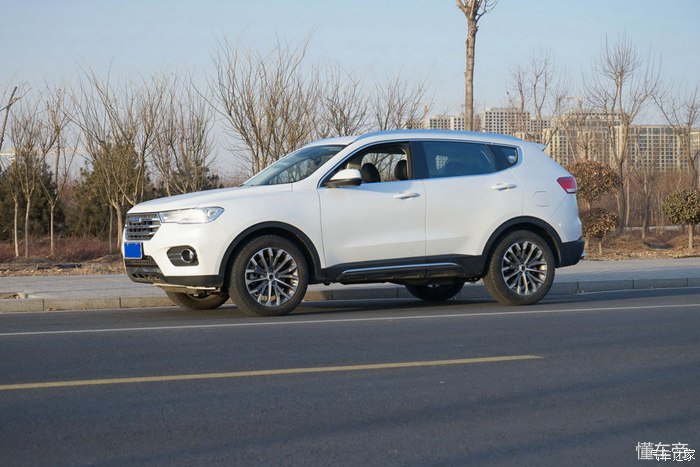 哈弗h6蓝标1.5t测评,第三代哈弗h61.5t2.0t选哪个好