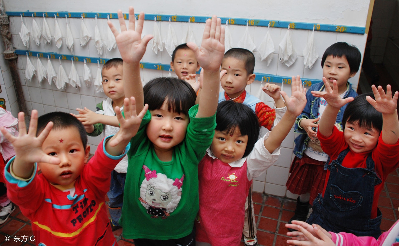 春天下雨后小孩容易感冒,春季天气闷热宝宝反复感冒