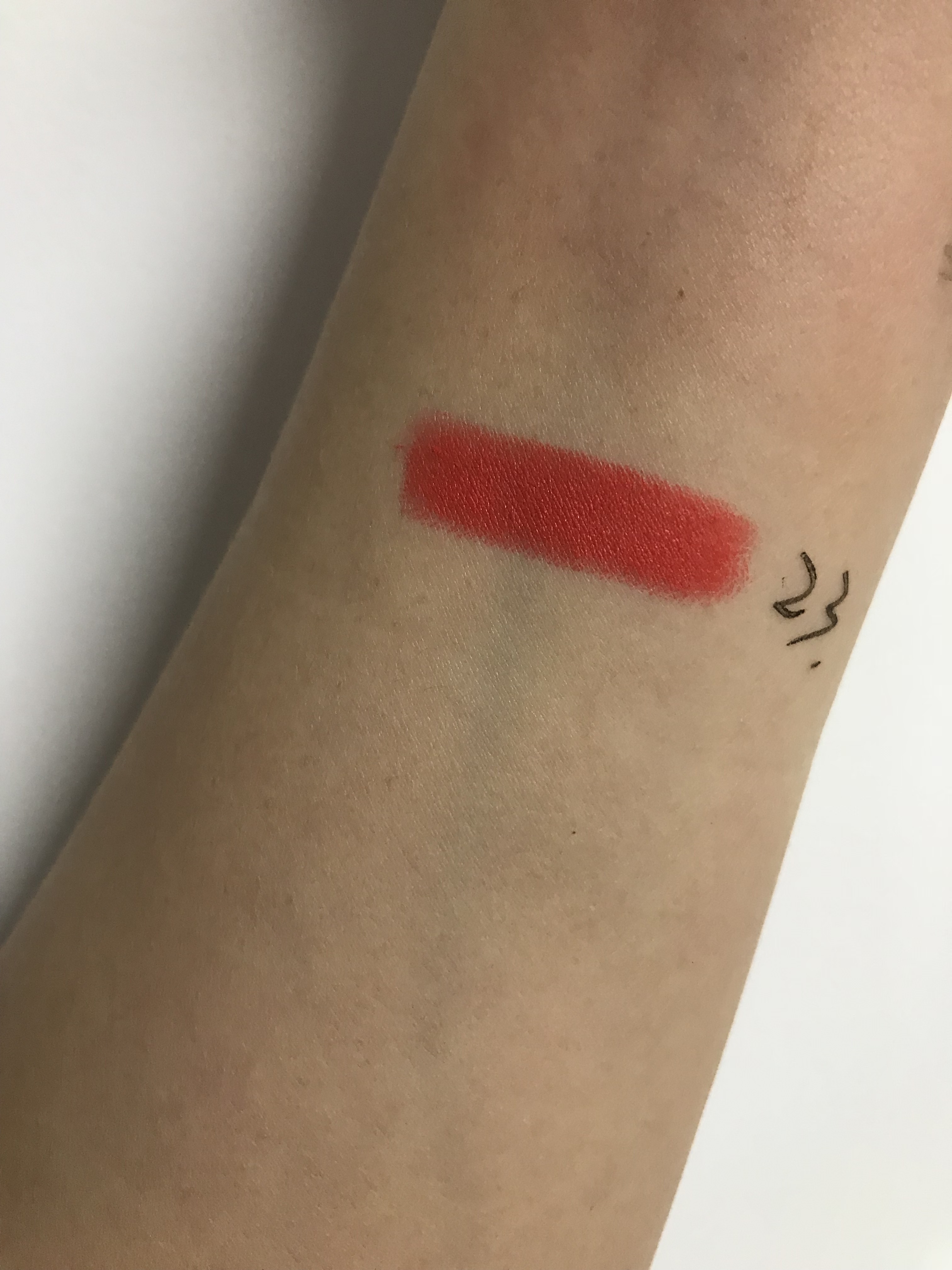 来自平民窟女孩or下水道女孩的平价口红推荐