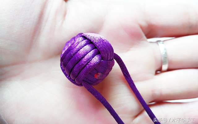 如何自制包包挂件配饰教程,包包装饰小挂件教程