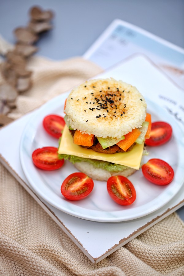 汉堡店做汉堡的方法,肯德基儿童套餐自己做汉堡