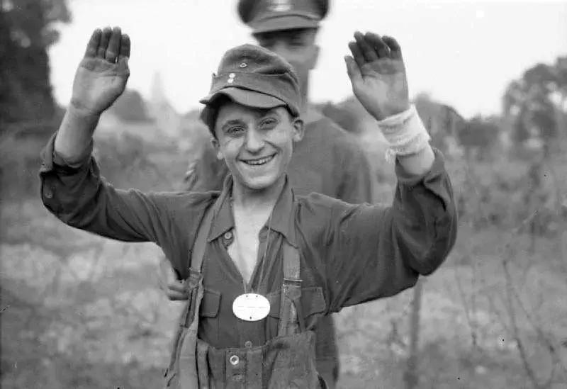 二战德军后期投降视频,假如你是二战德国坦克兵