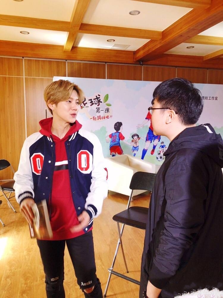 天下足球采访梅西,天下足球国足采访