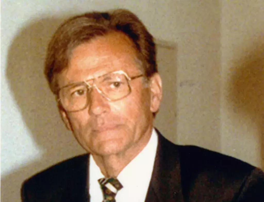 女儿被强奸致死，这个父亲做出的举动震惊了无数人……