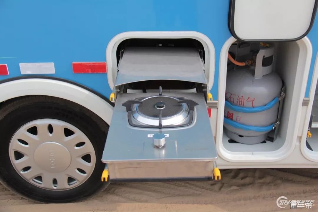 进口100万大额头c型豪华房车,豪华的六座六卧c级房车