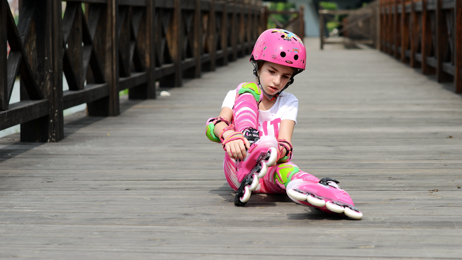 儿童轮滑简单动作学习,儿童轮滑教程怎么学