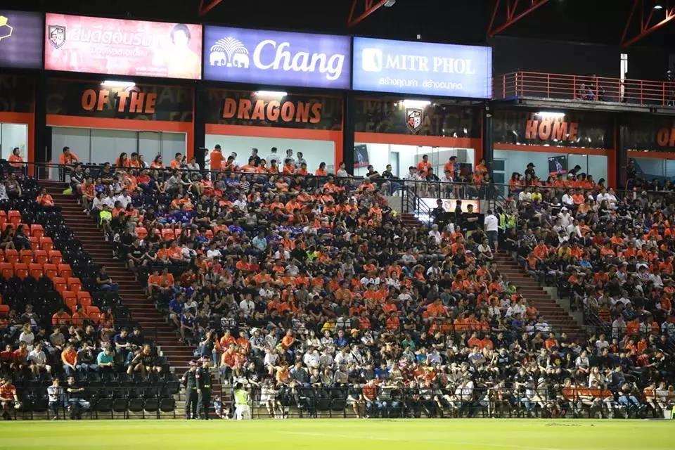 盘点:炼尸房边、大海之滨和群山环绕的泰国十大神奇球场