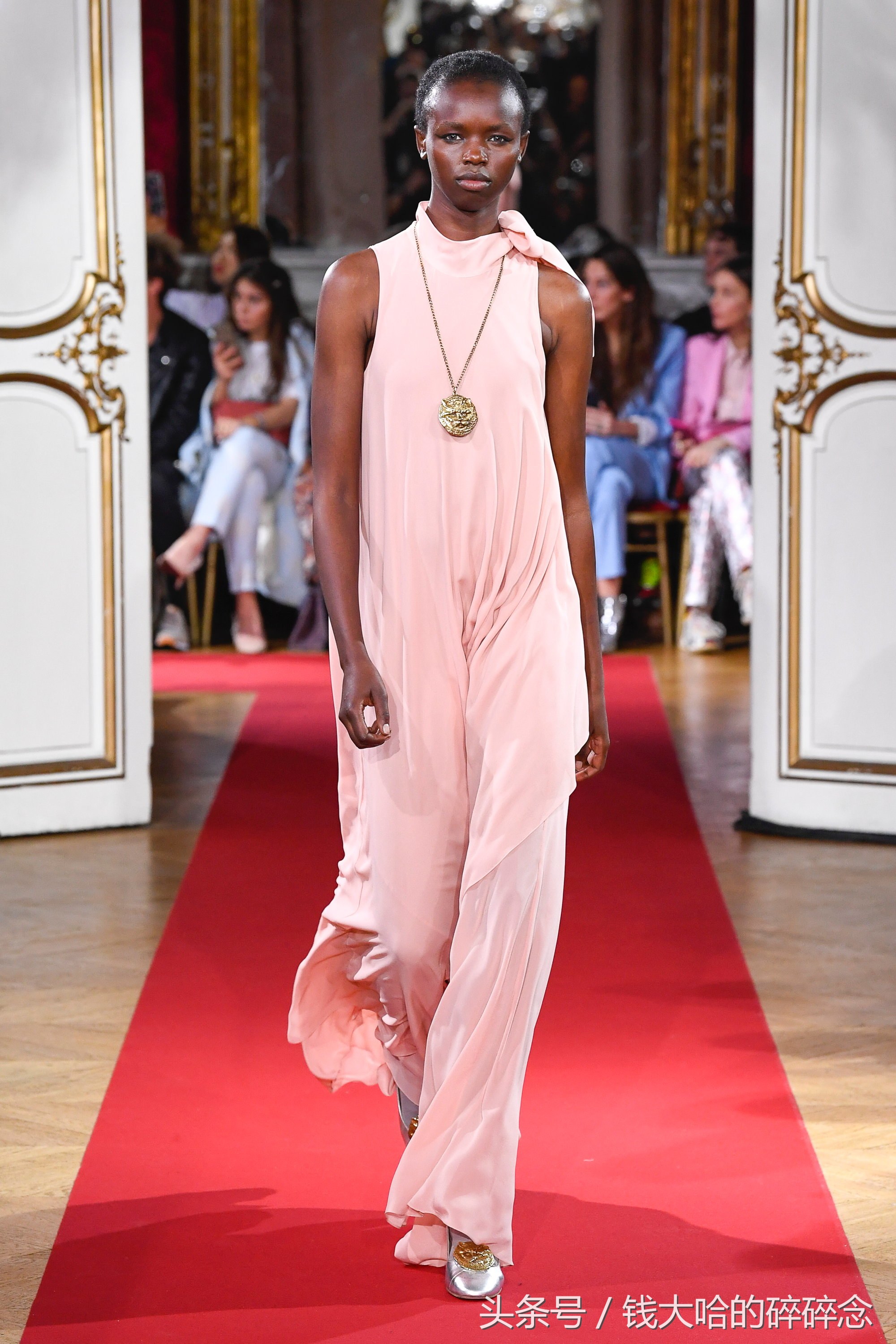 18岁的雨天你站在屋檐下等一个人：PaulJoe2018秋冬女装合辑