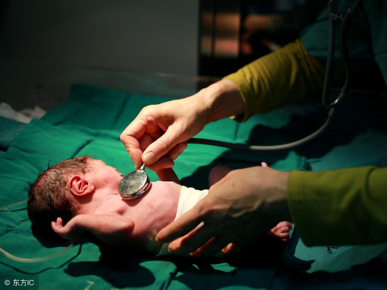 剖腹产4胎注意些什么,剖腹产两次怀第三胎需要注意什么