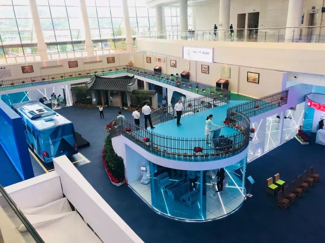 让你们“剁手”、“吃土”的人都来了！求偶遇？逛展追星攻略速收藏！