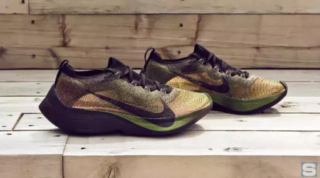 基普乔格夺得东京马拉松冠军,基普乔格穿耐克跑鞋有何黑科技