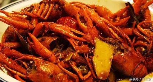 吃小龙虾一口一个好吃的,西安一生必吃的小龙虾