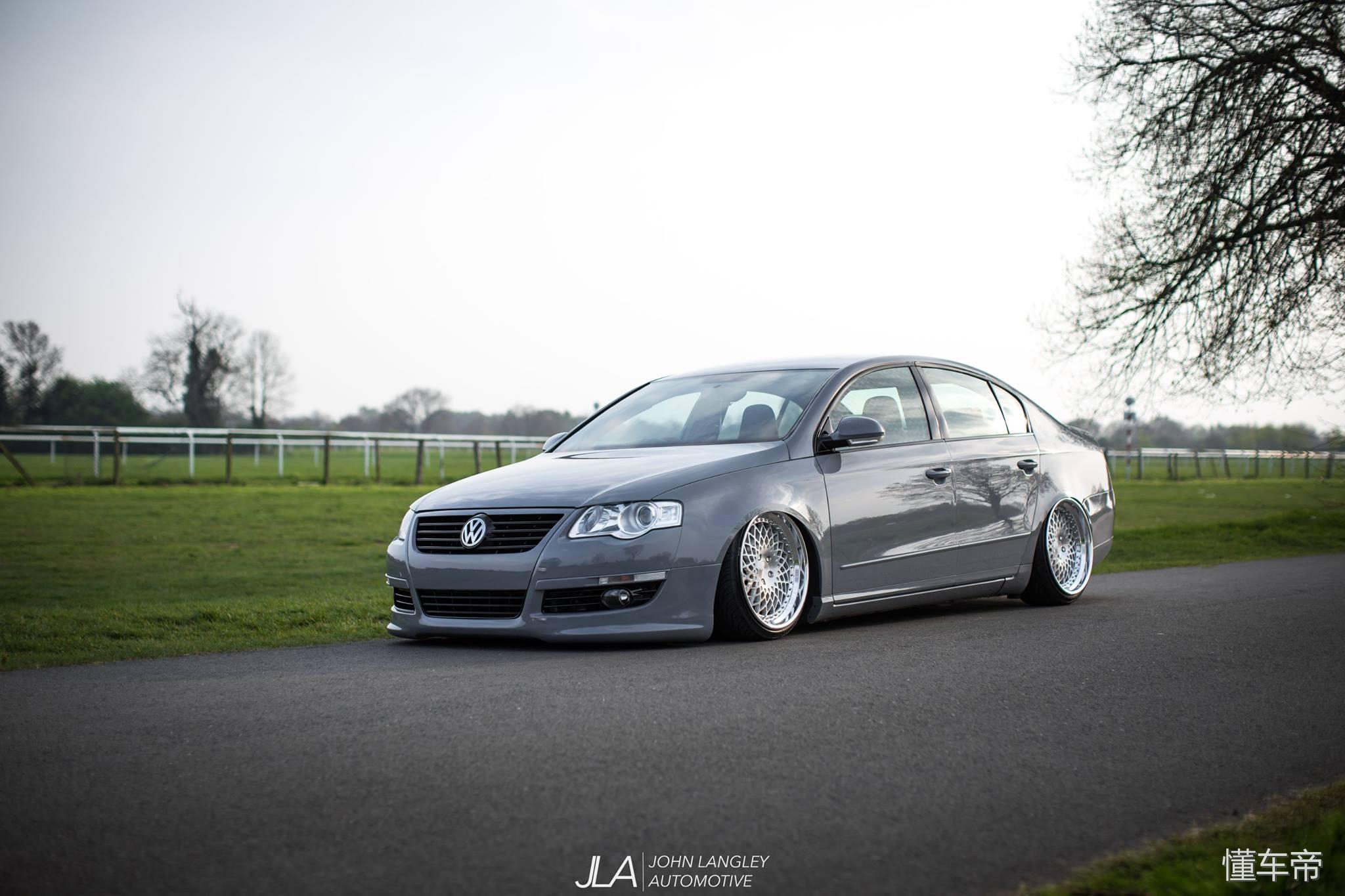 虽然手动挡让人着迷，但是这辆迈腾的轮毂让洗车工抓狂！