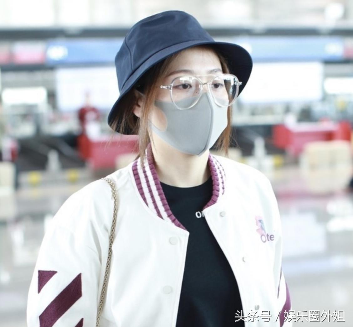 深夜点赞分手文,还暗讽冯珂是狗屎?张靓颖:被*号盗**,最近很累