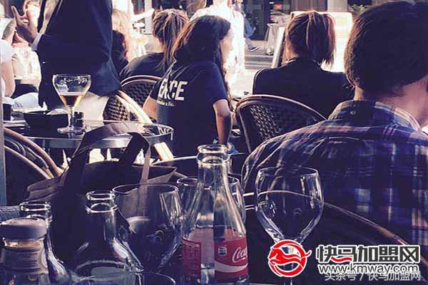 开一家小商品店能挣钱吗,开家小店一年利润