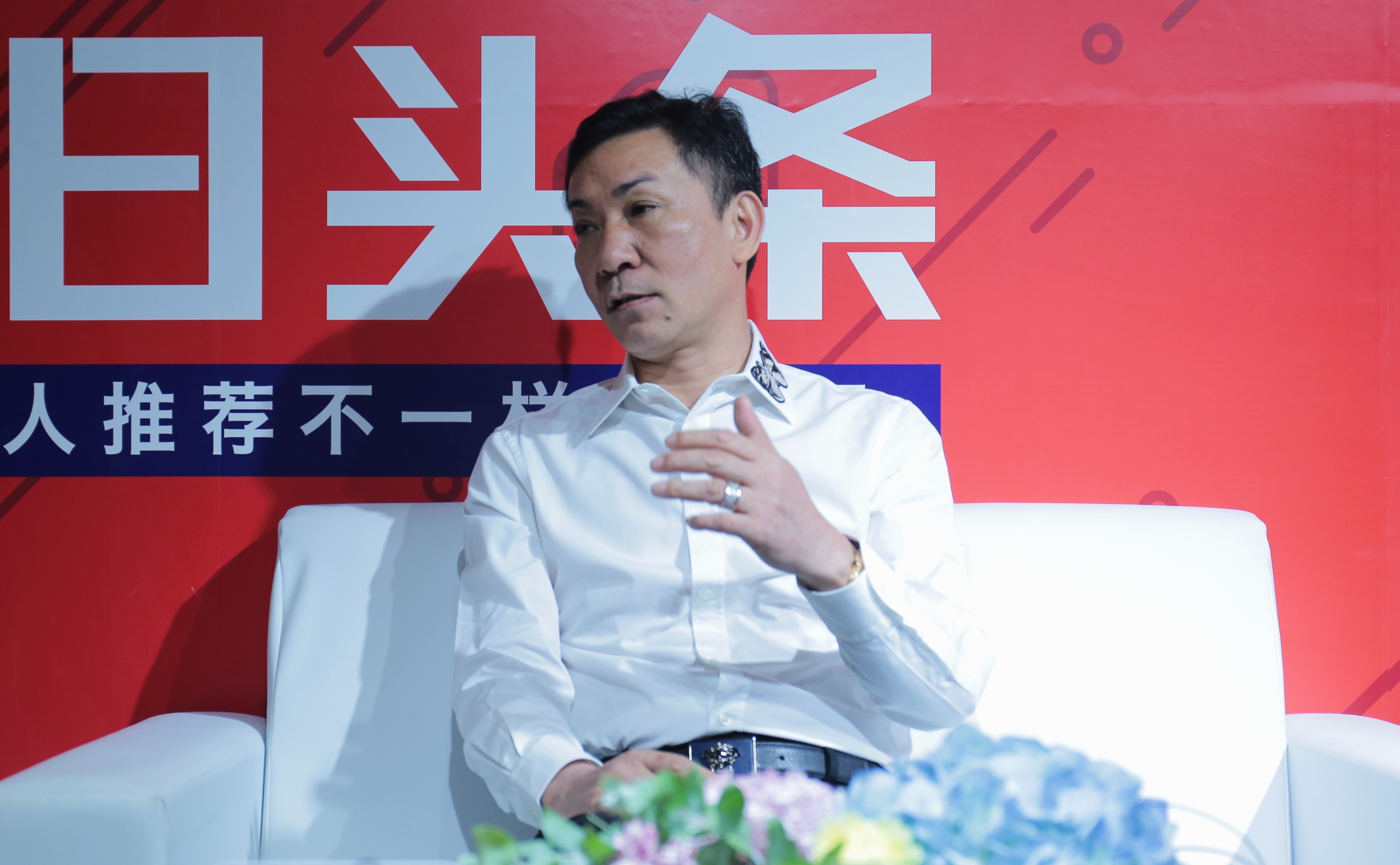 奥丽侬何炳祥的女儿,奥丽侬何炳祥全家照片