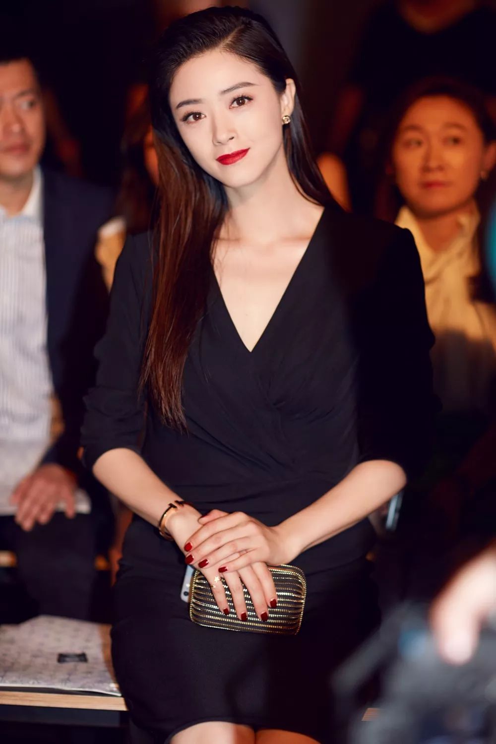 胸大有什么问题,左右胸差距很大怎么办