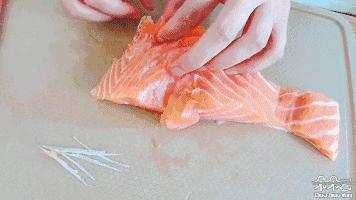 三文鱼辅食粥1岁以上的做法,三文鱼白米粥辅食怎么做