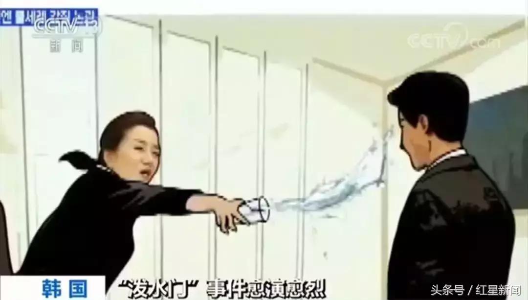 当众怒骂服务员向其泼水完整版,当众辱骂服务员向服务员泼水