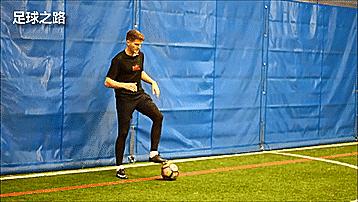 足球技巧：罗纳尔迪尼奥的五个经典过人技巧教学