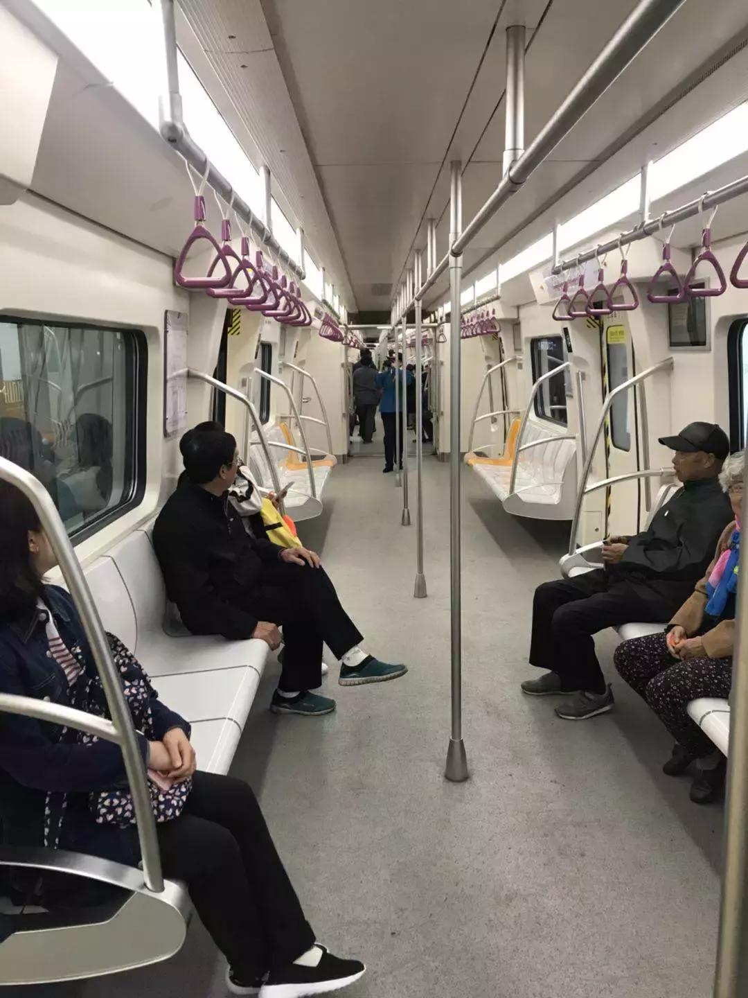 天津地铁今天有最新消息吗,天津地铁刚开通的样子