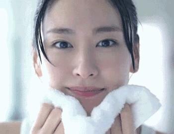 四个小窍门拒绝水肿脸,有什么快速去脸水肿的办法