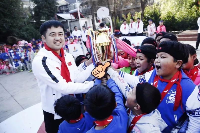 2014年中国慈善家个人排名,中国十大慈善家排行榜