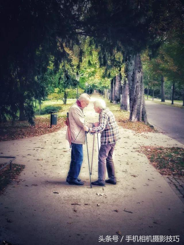 手机拍照放大了画质惨不忍睹？试试这个方法，没准还有救