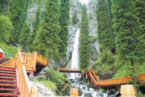 五一小长假北疆旅行,五一游玩的小短文50字