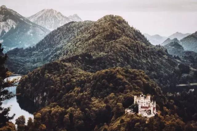 仗剑走天涯刀光剑影,刀光剑影走江湖的诗词