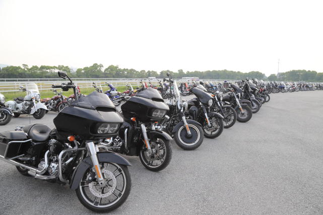 千辆豪华摩托车汇聚浙江,有的能抵一辆宝马7系,总价超2亿