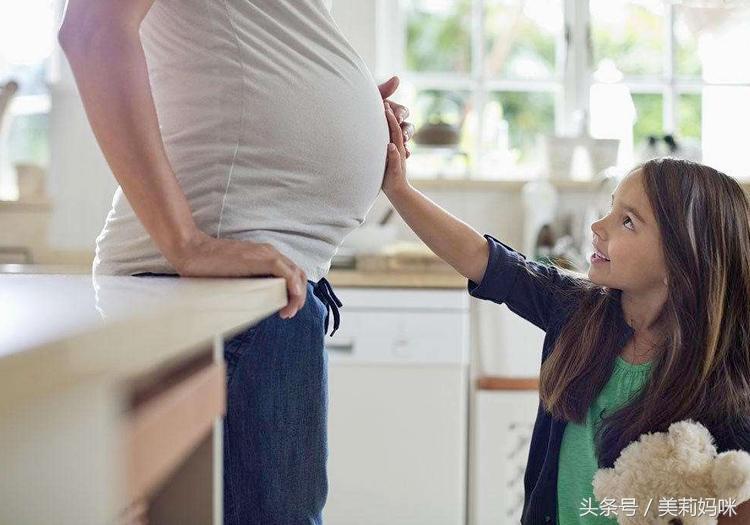 胎儿左边打嗝变成右边打嗝,胎儿打嗝妈妈也会打嗝吗