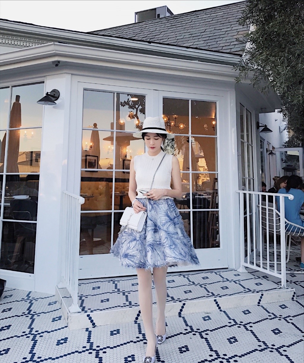 怎么练成朴素干净的气质,如何做一个气质穿搭