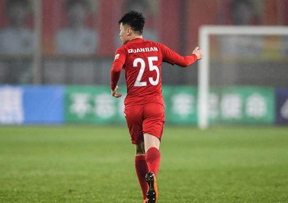 权健旧将维特塞尔神级倒钩,补时世界波破僵93分钟倒钩绝平