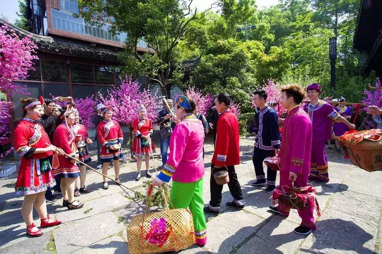鐣叉棌椋庢儏鎽勫奖,杩愭渤鐣旂殑缇庢櫙