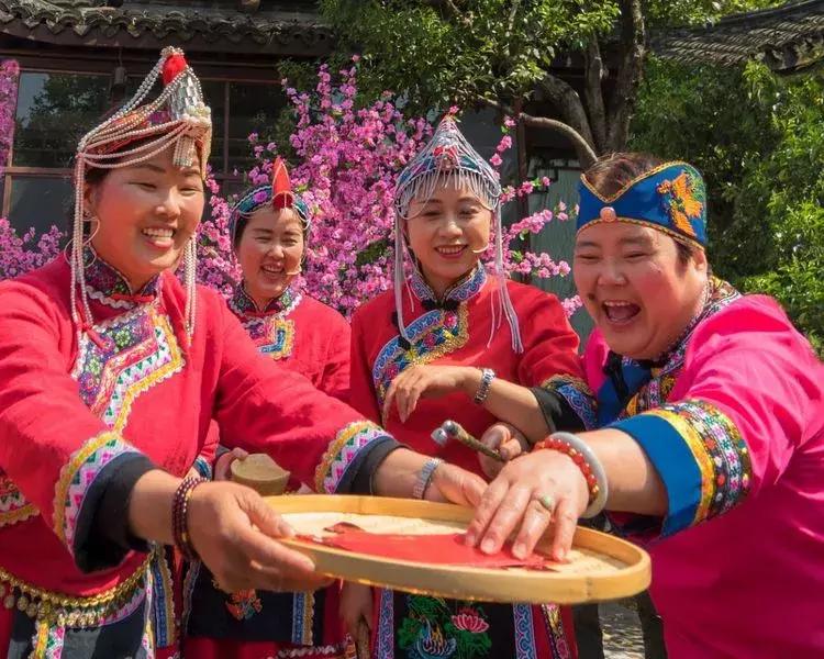 鐣叉棌椋庢儏鎽勫奖,杩愭渤鐣旂殑缇庢櫙