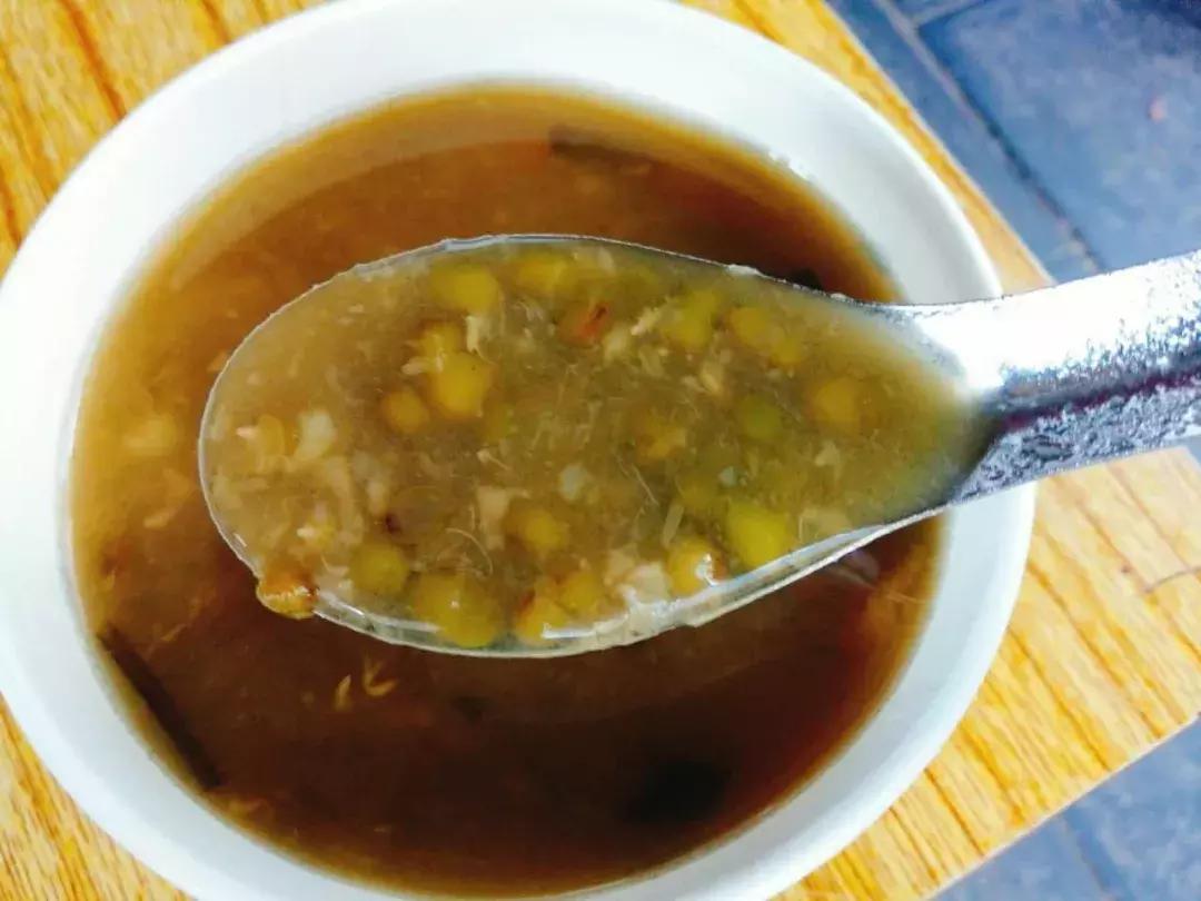 一碗螺蛳粉爱上一座城,一碗螺蛳粉只吃一半