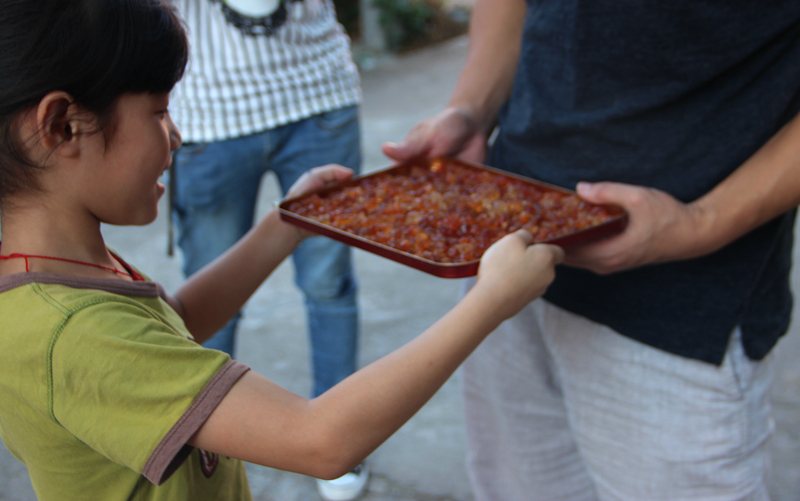 桃胶甜品做法视频教程,美食主播做甜品过程