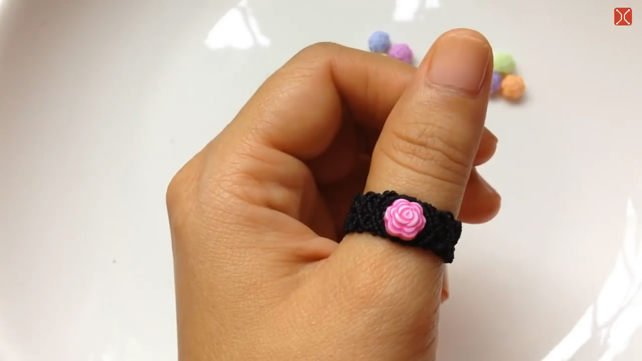 怎么折玫瑰花戒指又简单又漂亮,手工编织玫瑰花戒指的做法教程