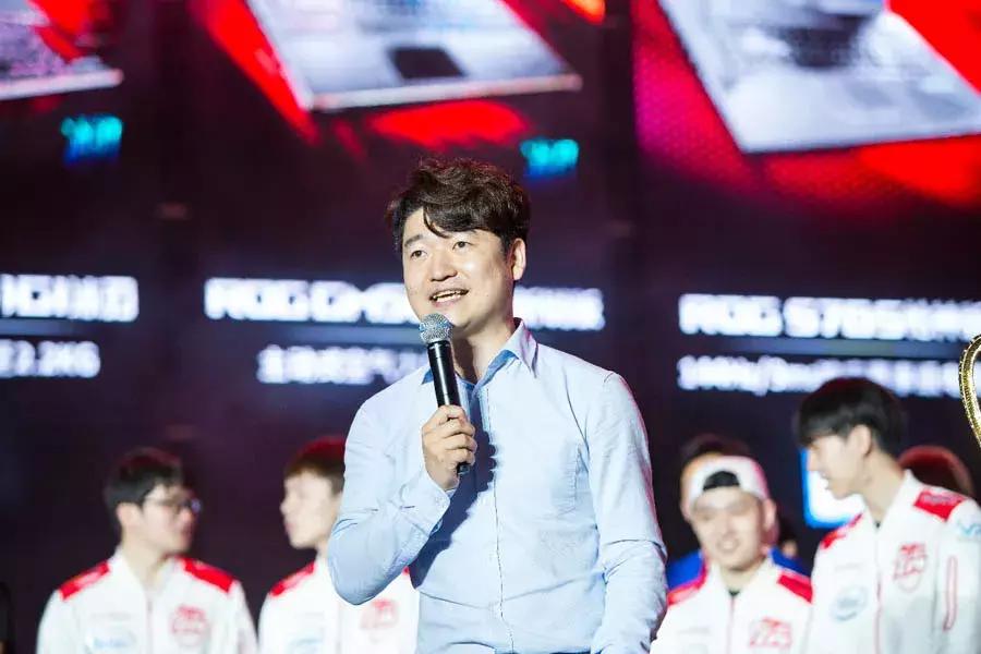 英特尔大师挑战赛燃爆斗鱼直播节，华硕ROG热血助阵