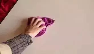 怎样才能把瓷砖的污渍清干净,刚刚铺好的瓷砖怎么去除水渍