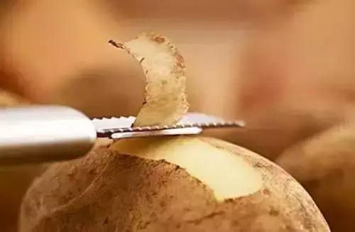 怎样才能把瓷砖的污渍清干净,刚刚铺好的瓷砖怎么去除水渍