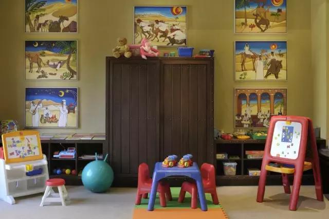 「阿布扎比」与世隔绝,充满神秘色彩の沙漠皇宫酒店