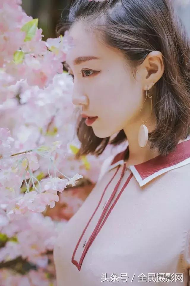 你负责貌美如花，我负责拍照那些一起开网店的摄影师情侣们~