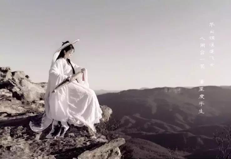 中国姑娘汉服惊呆外国人视频,中国姑娘在国外街头穿汉服惊艳了