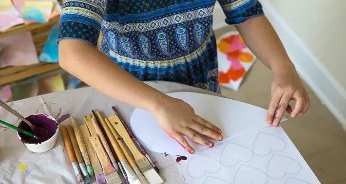 关于母亲节的美术图片,母亲节美术画简单又漂亮