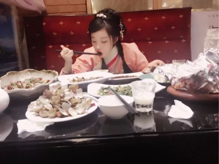 95后中国姑娘在澳洲,中国姑娘在澳洲街头