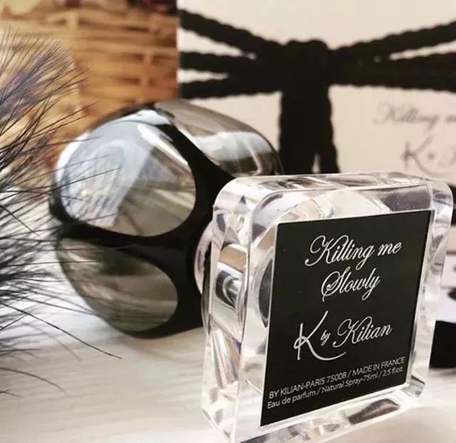 女人身上的香水味是什么很好闻 (你身上有他的香水味但没有我的贵)