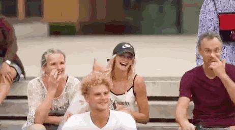 90后中国姑娘，在澳洲街美哭外媒